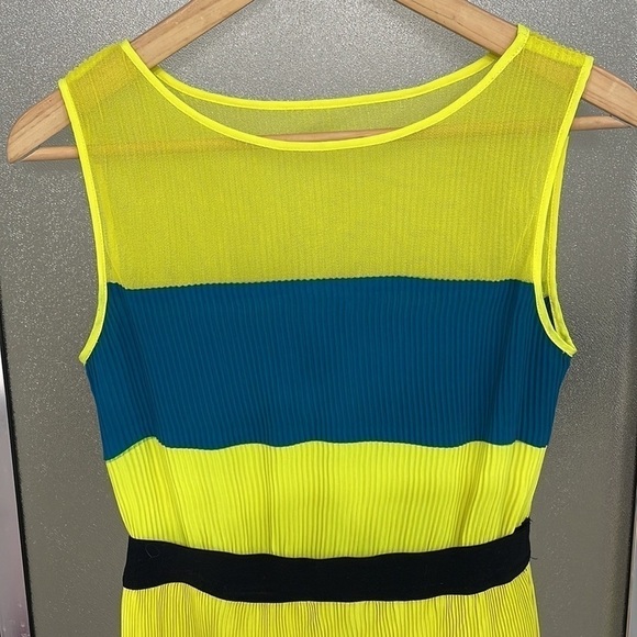 BCBGMAXAZRIA KASSANDRA PLEATED COLOR-BLOCKED DRESS NIQ6U633 SIZE XXS - Picture 4 of 9